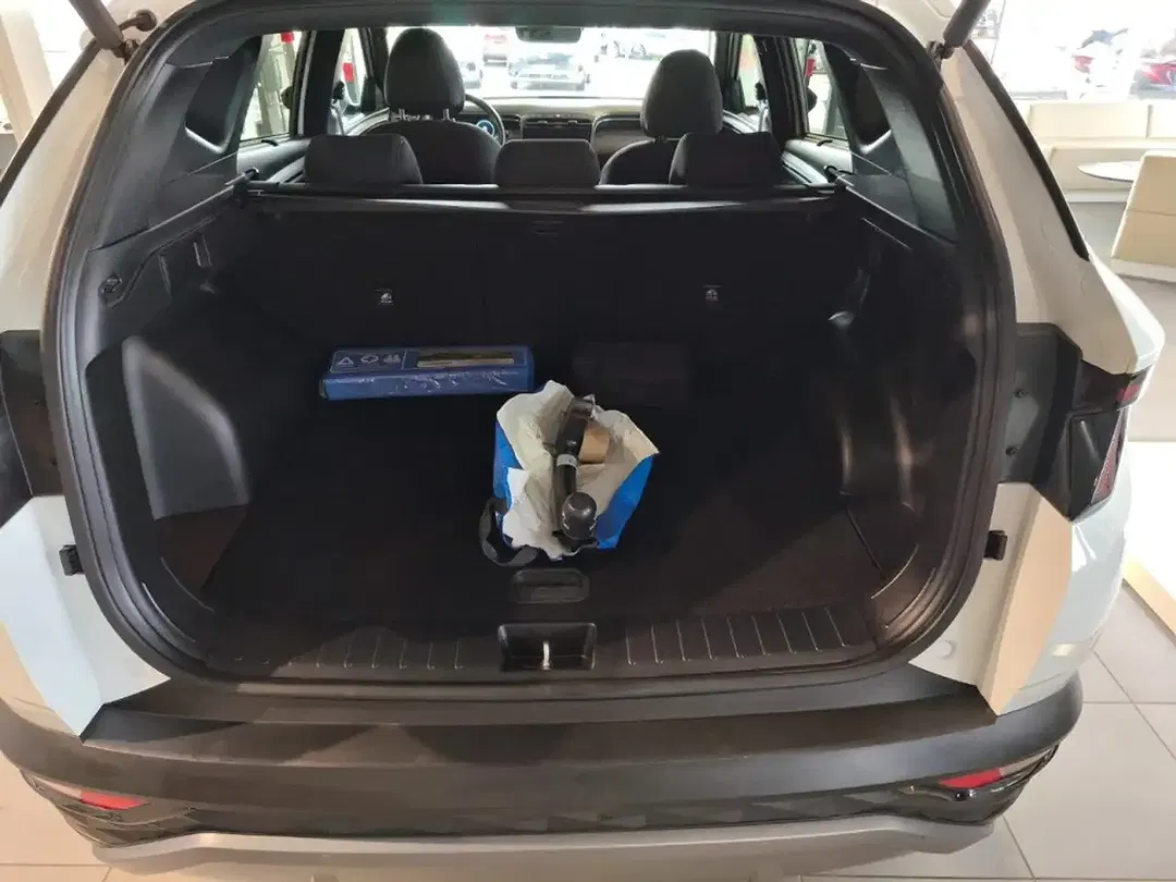 Hyundai TUCSON - Thumbnail 8