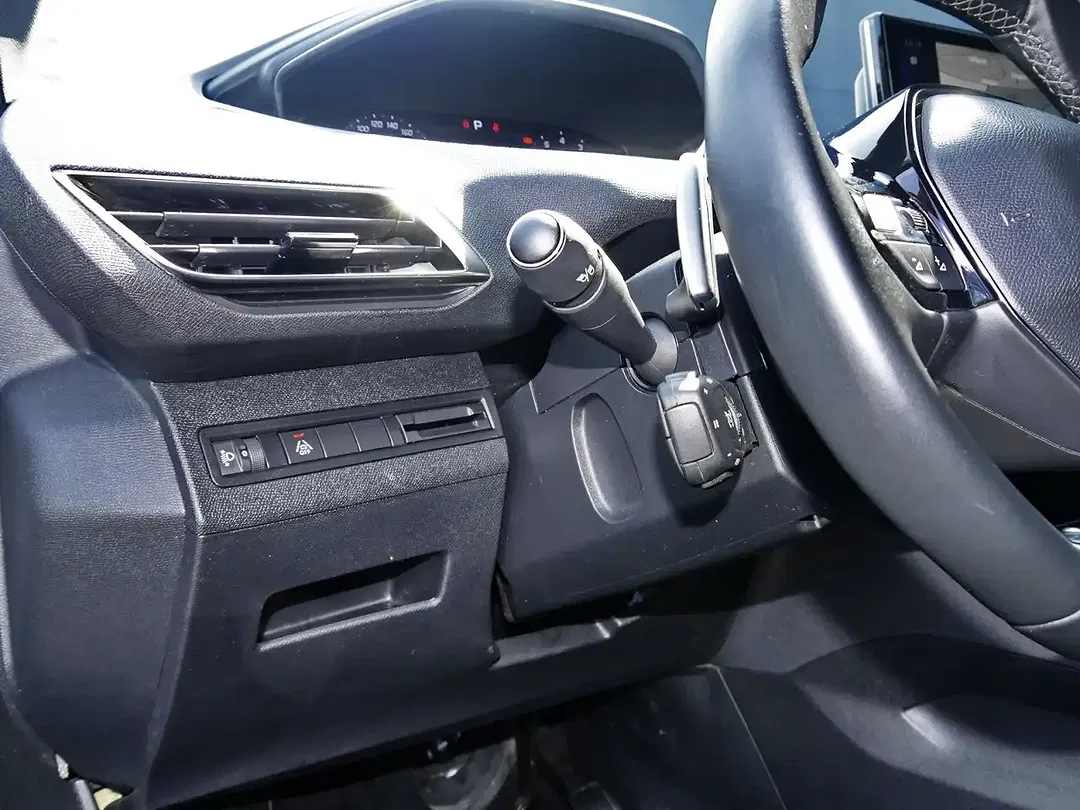 Peugeot 3008 - Thumbnail 12