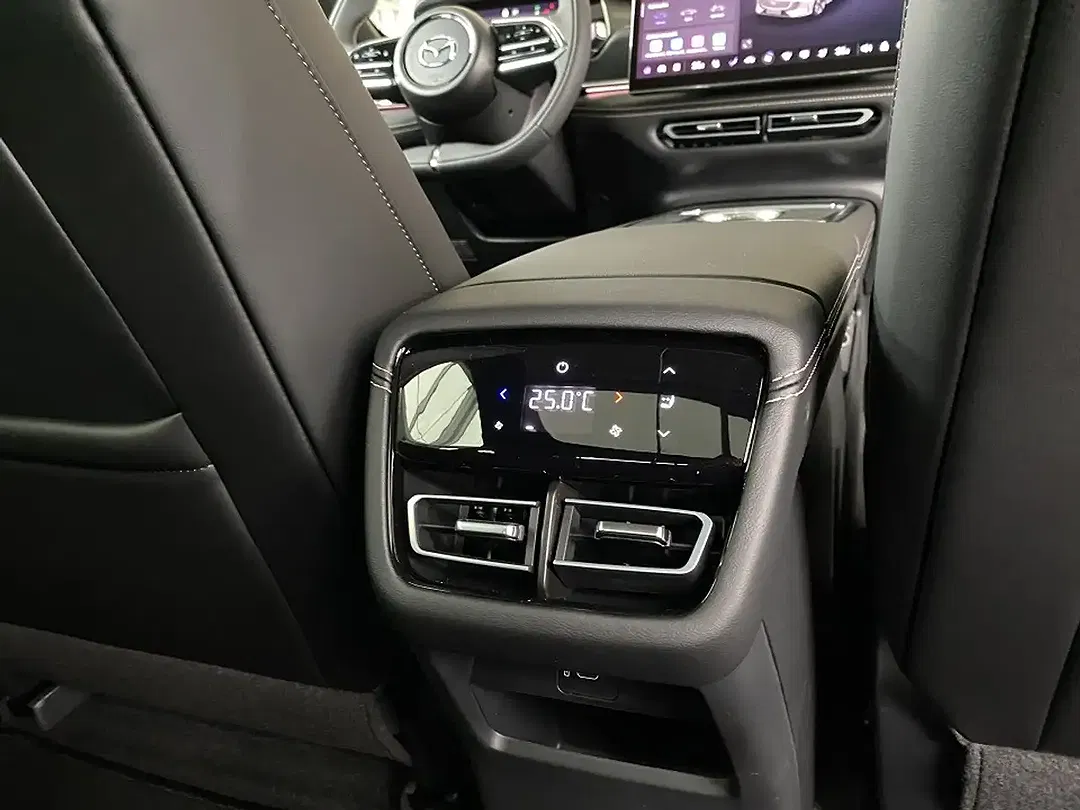 Mazda 6e - Thumbnail 10