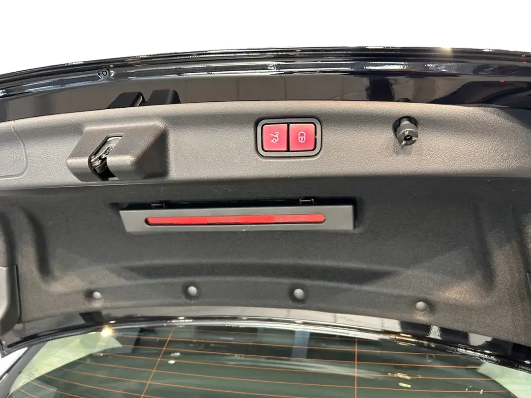 Mercedes-Benz C 300 - Thumbnail 13
