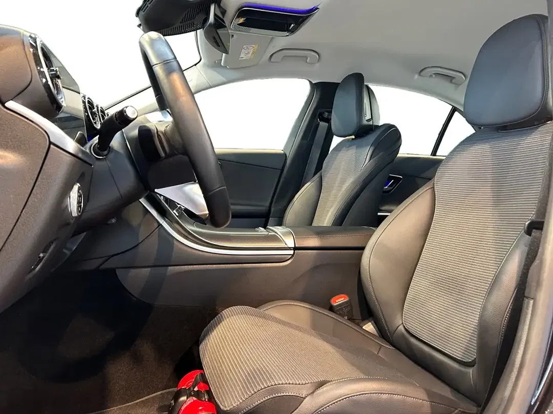 Mercedes-Benz C 300 - Thumbnail 5