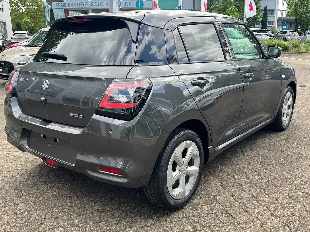Suzuki Swift - Thumbnail 5