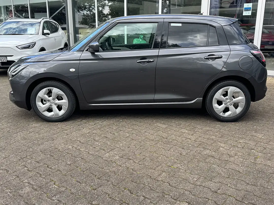 Suzuki Swift - Thumbnail 8
