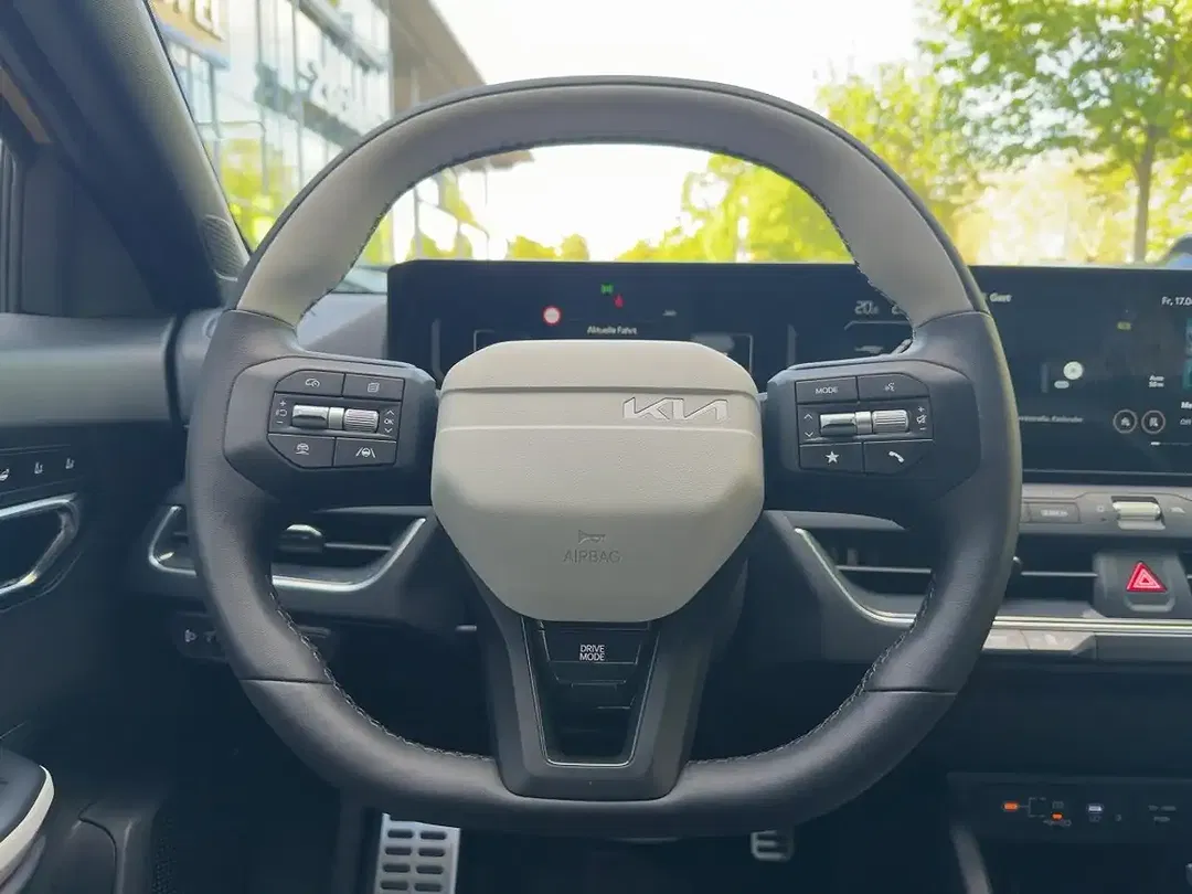 Kia K4 - Thumbnail 11