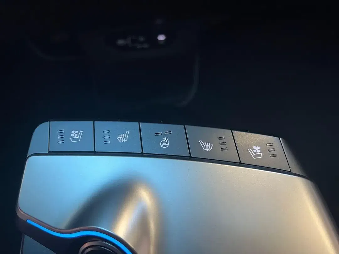 Kia EV6 - Thumbnail 13