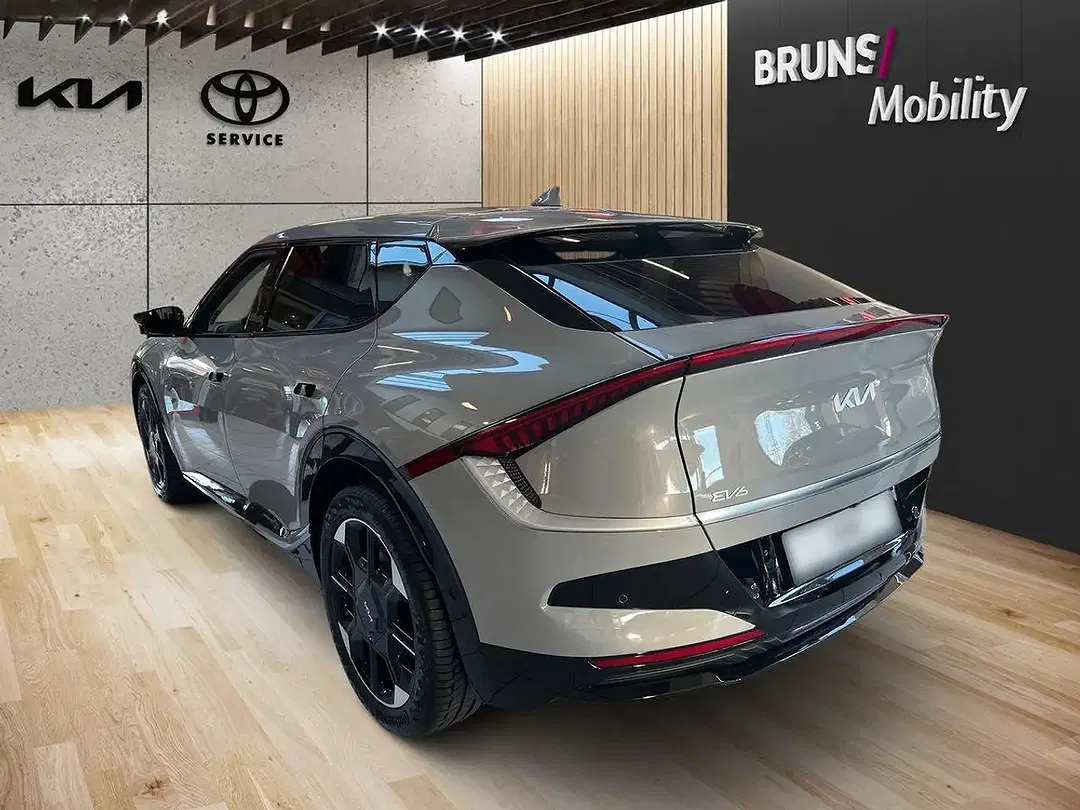 Kia EV6 - Thumbnail 5