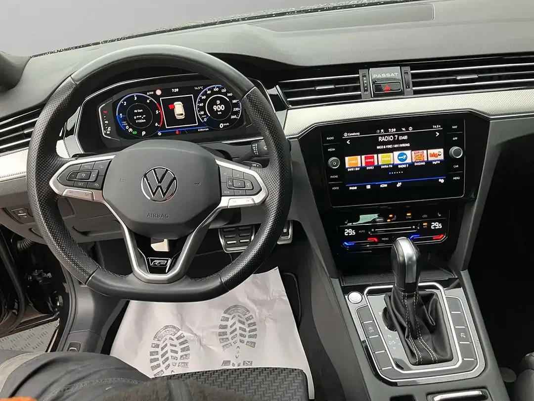 Volkswagen Passat Variant - Thumbnail 14