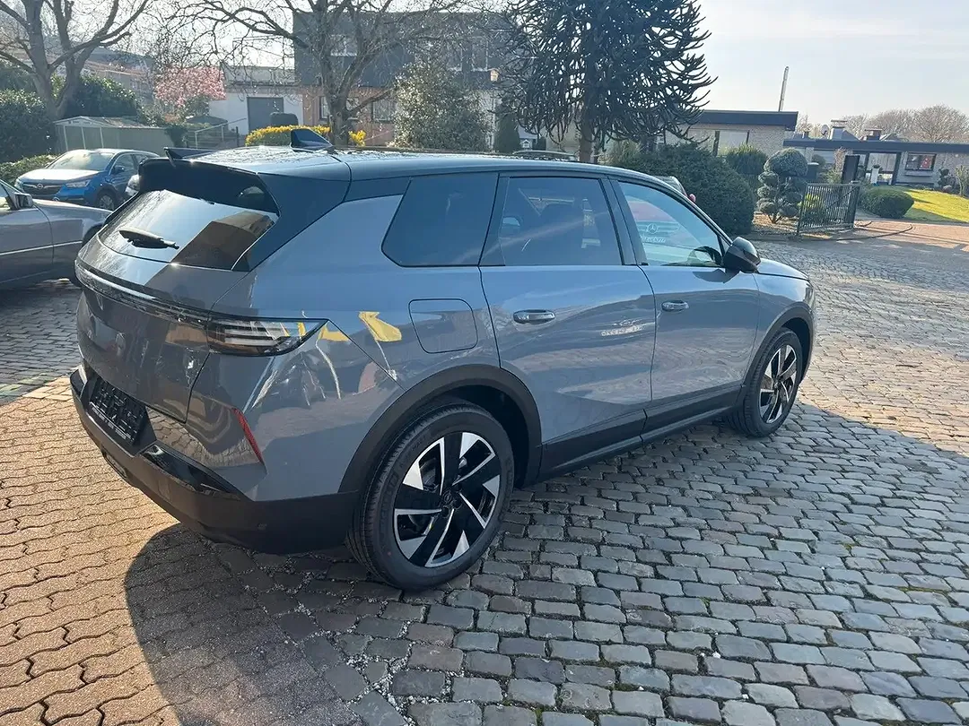 Opel Grandland X - Thumbnail 3