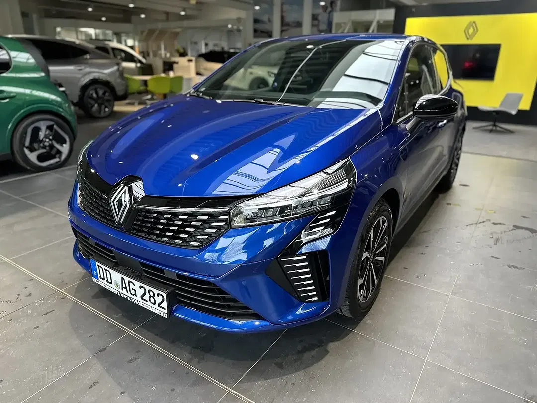 Renault Clio - Thumbnail 1
