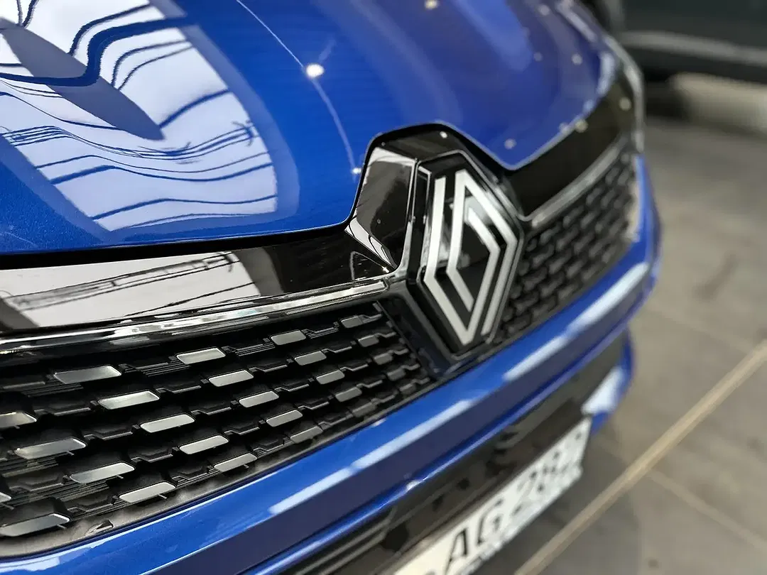 Renault Clio - Thumbnail 6