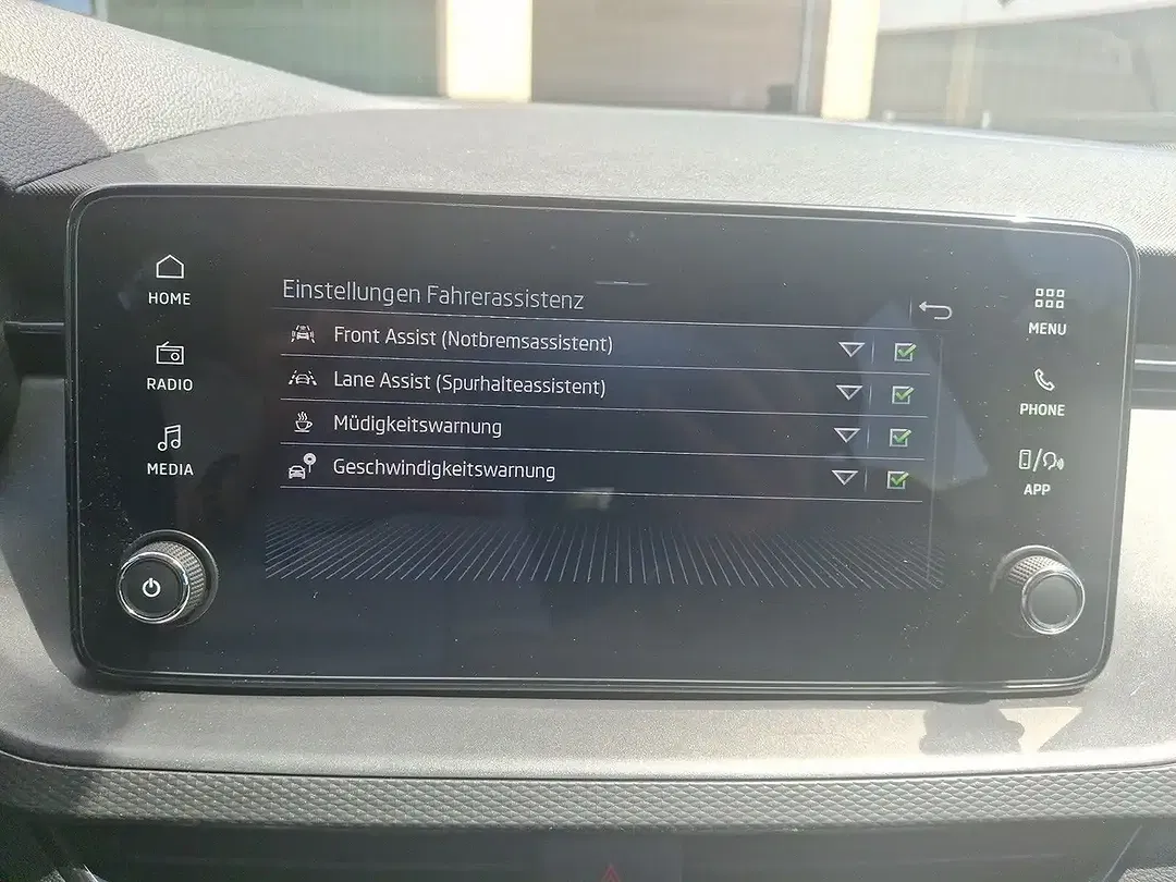 Skoda Kamiq - Thumbnail 13