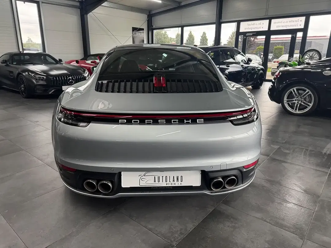 Porsche 992 - Thumbnail 11