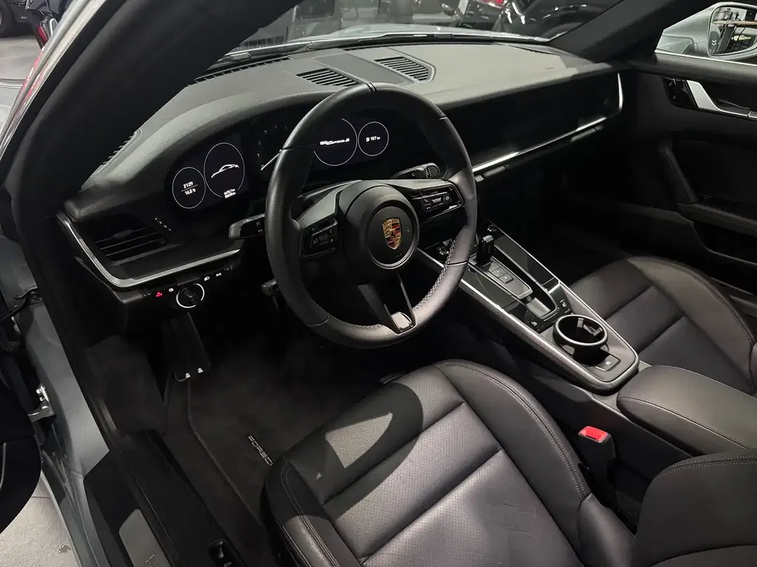 Porsche 992 - Thumbnail 13