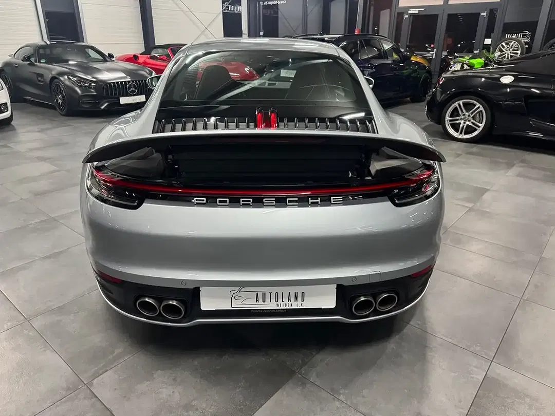 Porsche 992 - Thumbnail 5