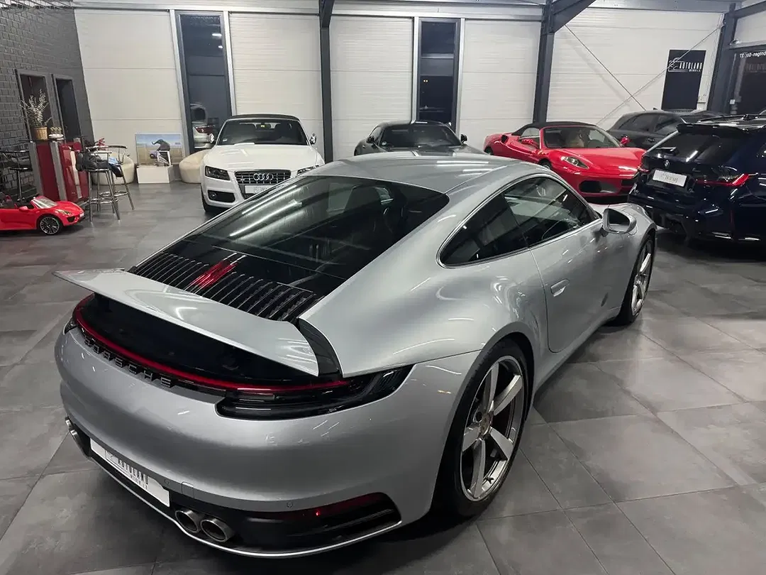 Porsche 992 - Thumbnail 6