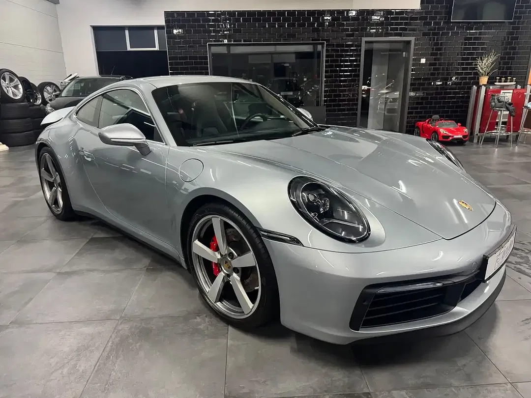 Porsche 992 - Thumbnail 8