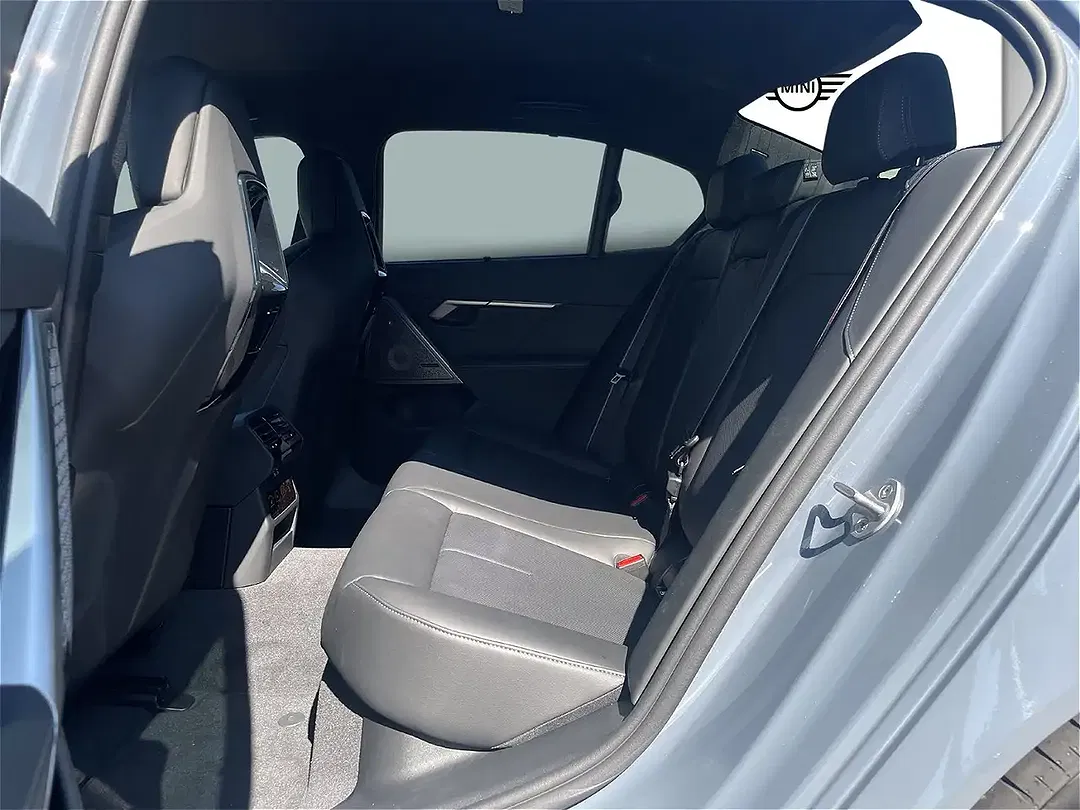 BMW M5 - Thumbnail 11