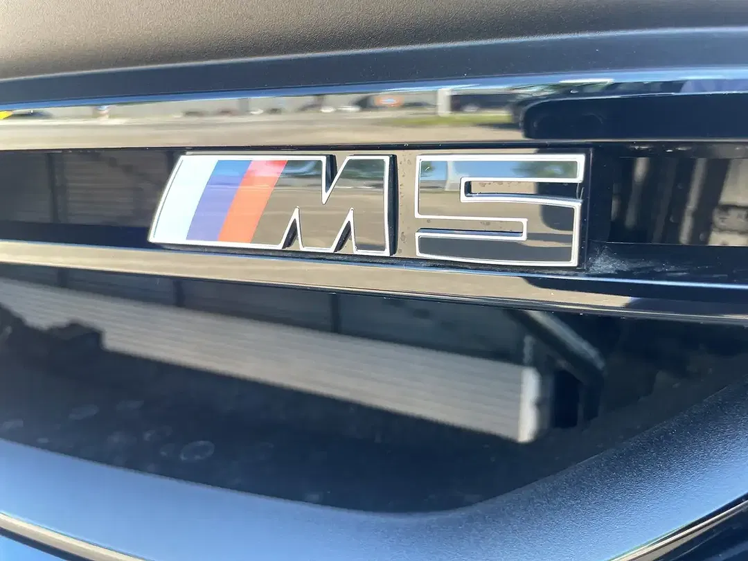 BMW M5 - Thumbnail 14