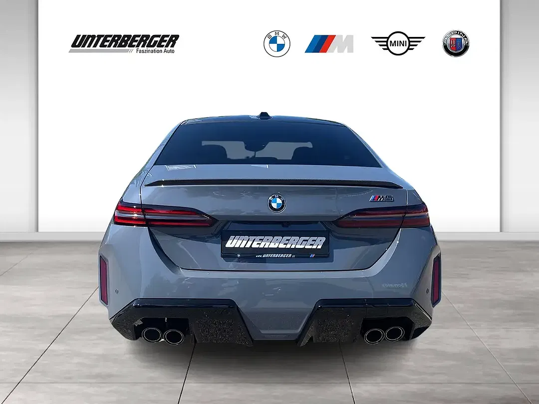 BMW M5 - Thumbnail 5