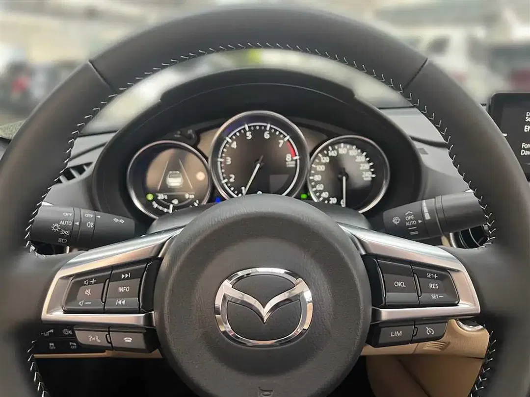 Mazda MX-5 - Thumbnail 13