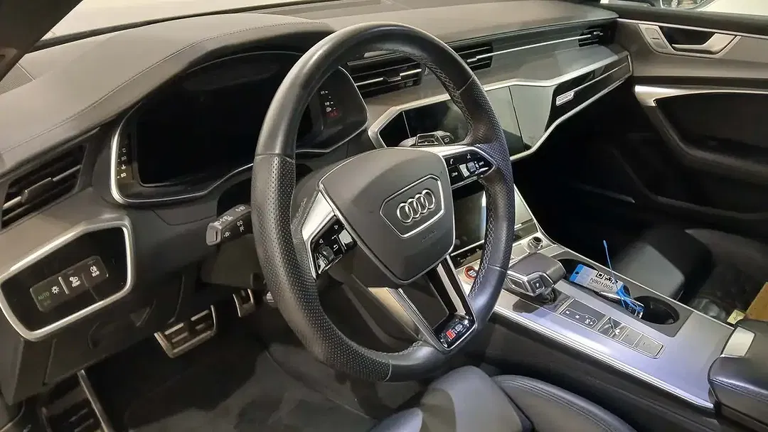Audi RS6 - Thumbnail 9