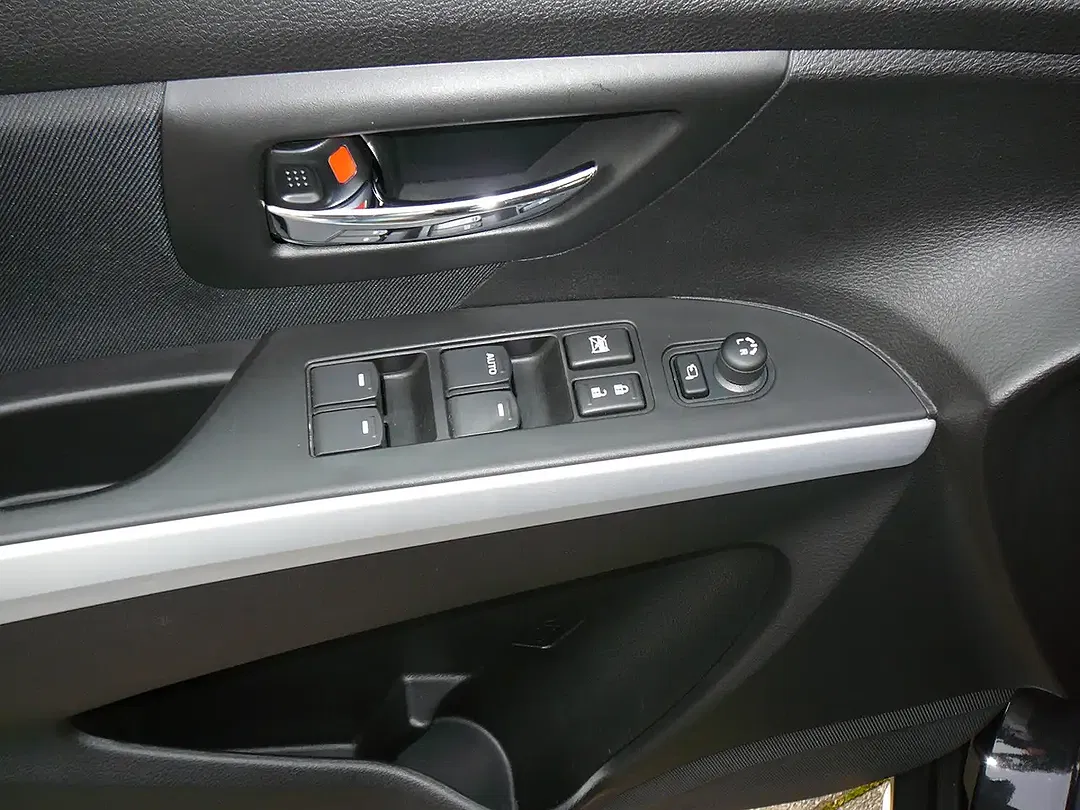 Suzuki SX4 S-Cross - Thumbnail 10
