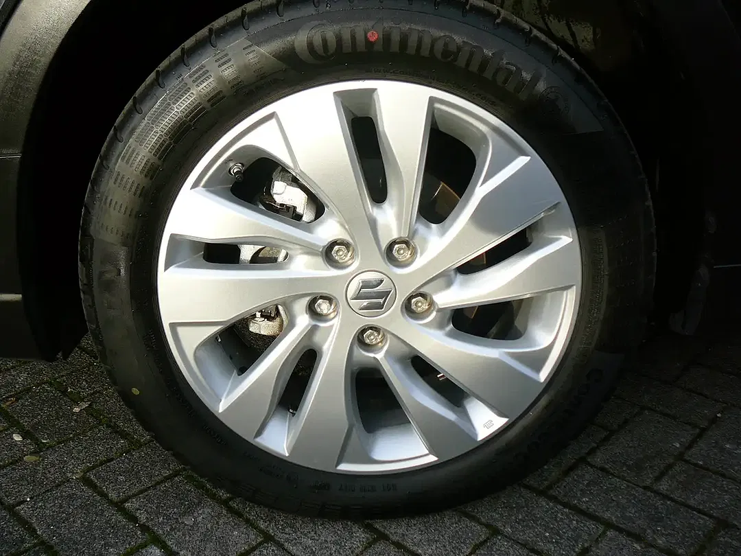 Suzuki SX4 S-Cross - Thumbnail 13