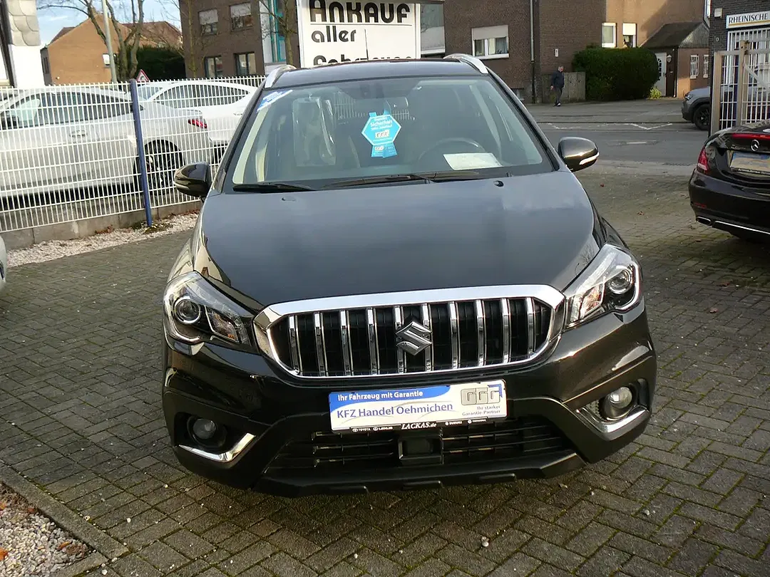 Suzuki SX4 S-Cross - Thumbnail 2