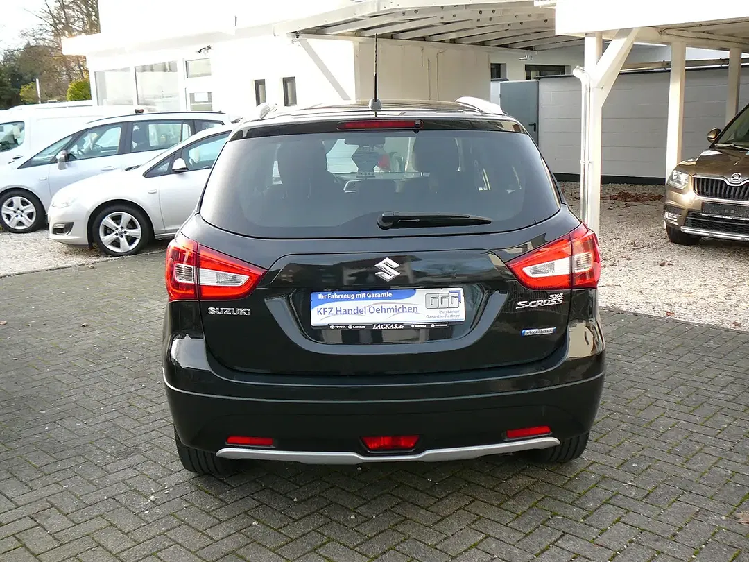 Suzuki SX4 S-Cross - Thumbnail 4