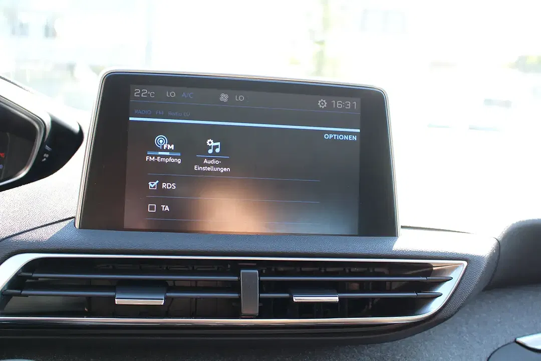 Peugeot 3008 - Thumbnail 8