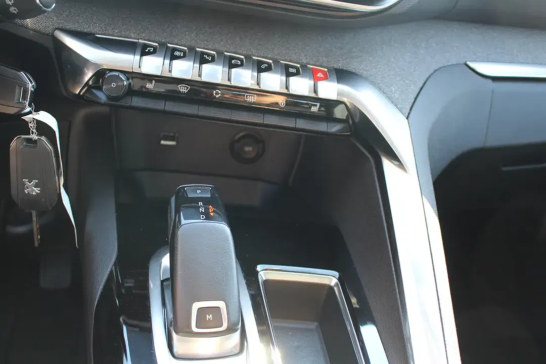 Peugeot 3008 - Thumbnail 9