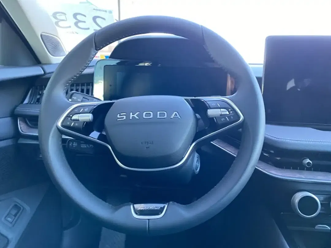 Skoda Superb - Thumbnail 11