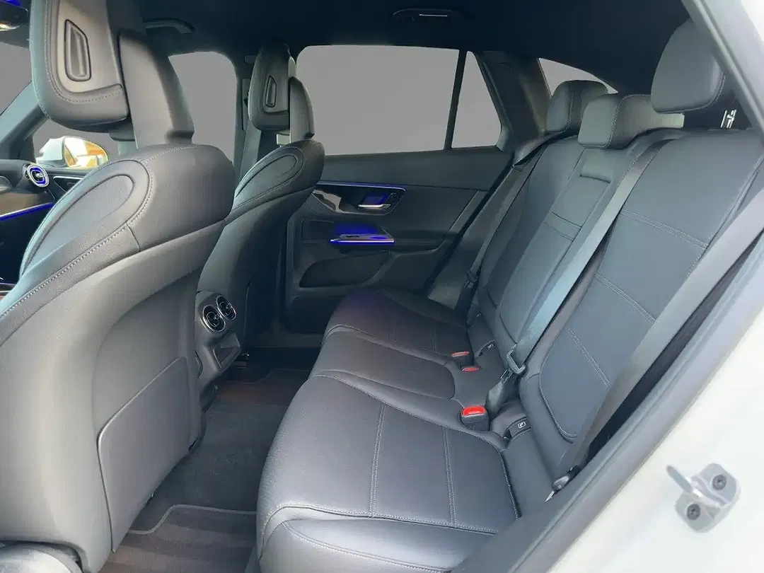 Mercedes-Benz GLC 300 - Thumbnail 8