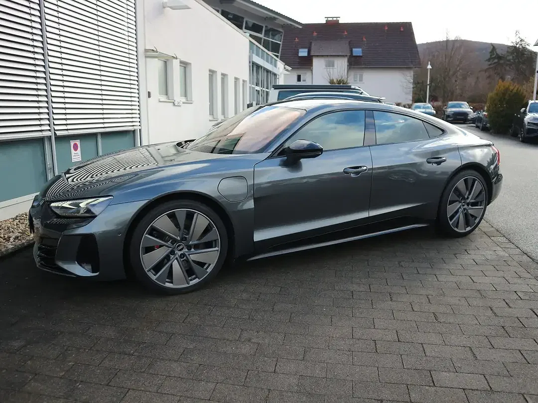 Audi RS e-tron GT - Thumbnail 4