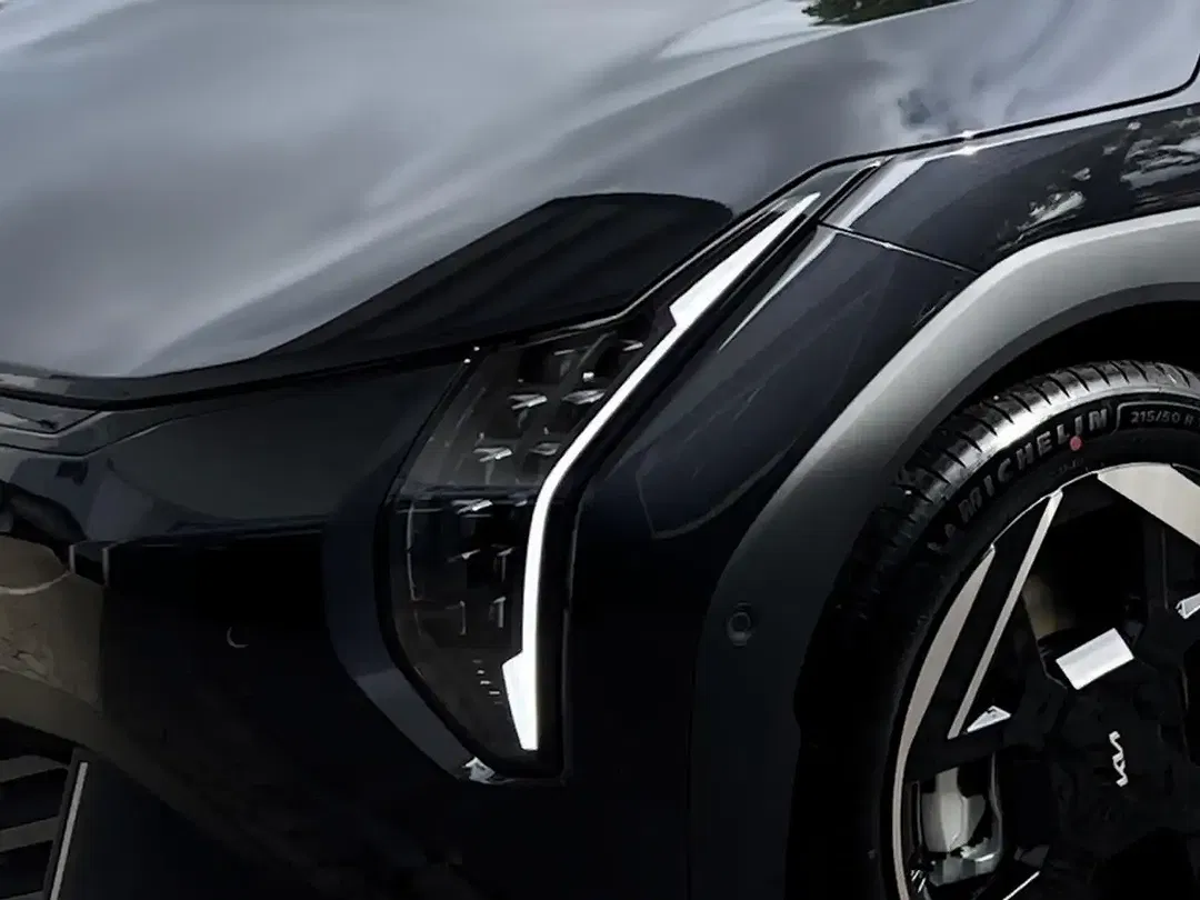 Kia EV4 - Thumbnail 10