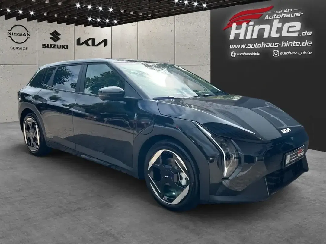 Kia EV4 - Thumbnail 3