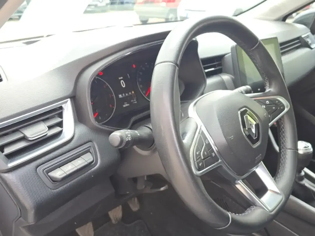 Renault Clio - Thumbnail 14