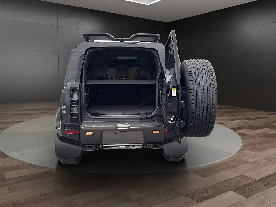 Land Rover Defender - Thumbnail 11