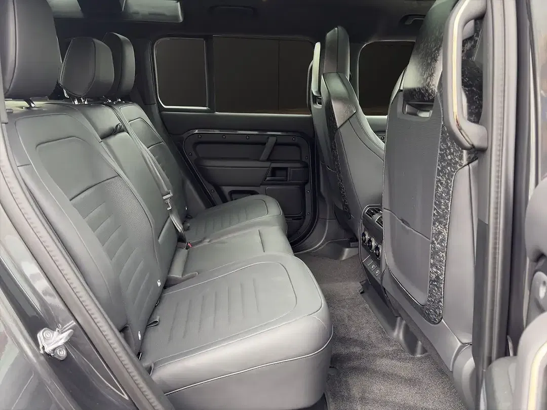 Land Rover Defender - Thumbnail 8