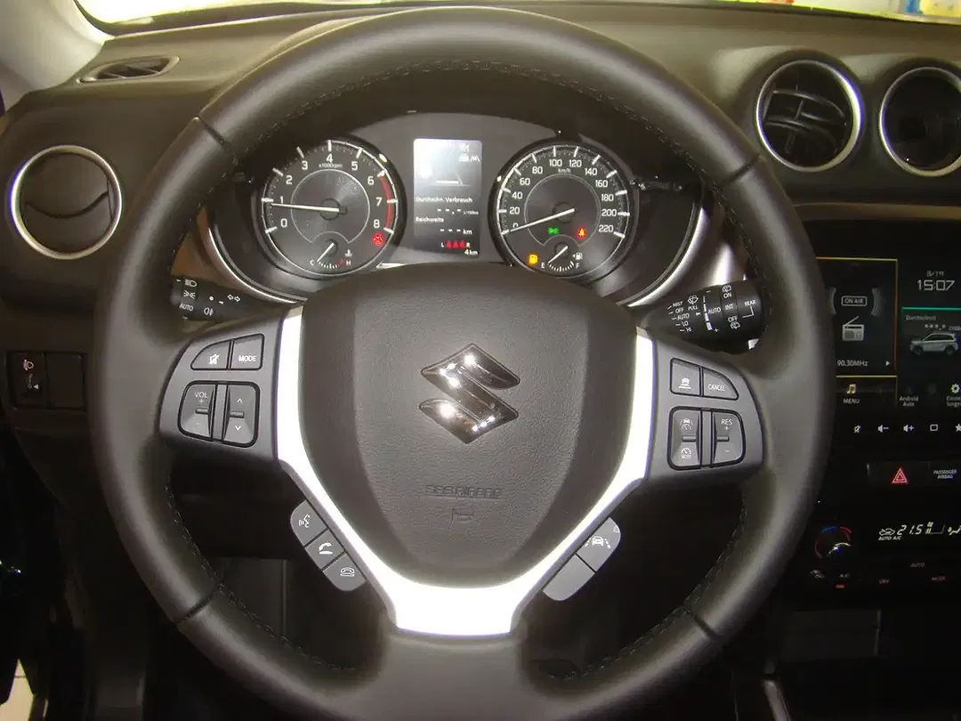 Suzuki Vitara - Thumbnail 14