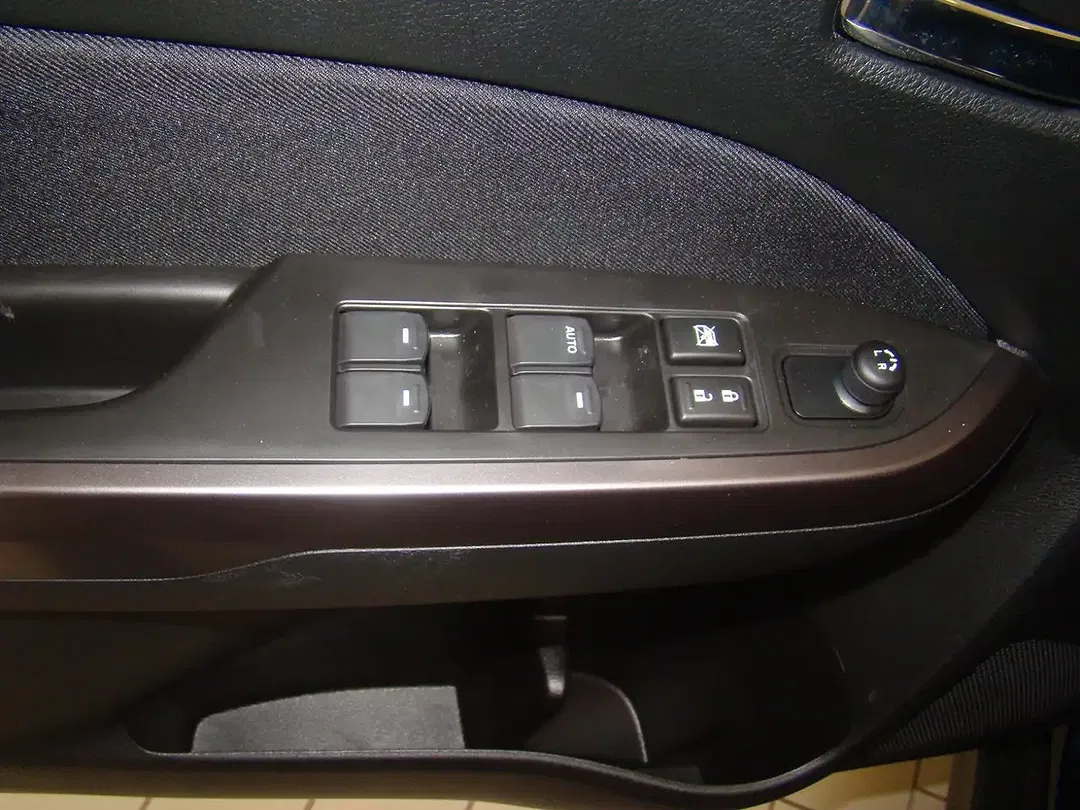 Suzuki Vitara - Thumbnail 20