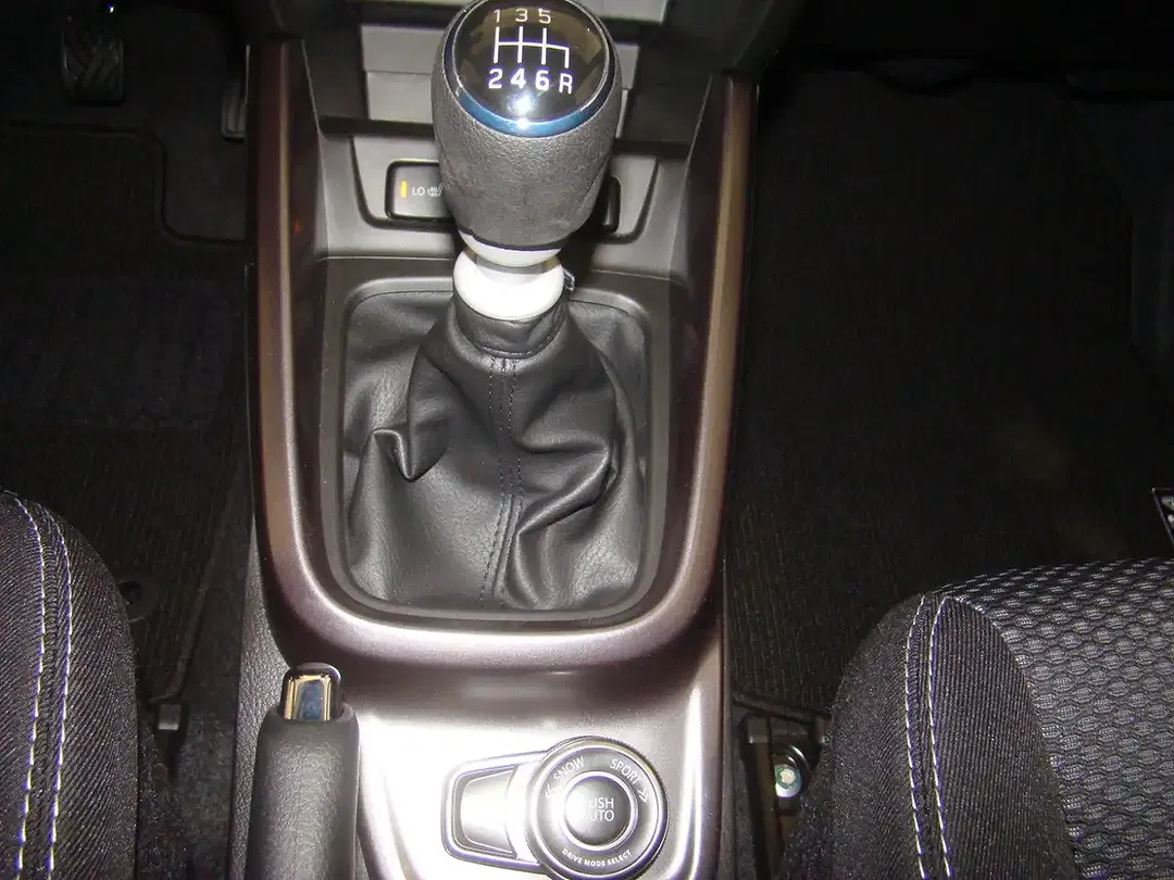 Suzuki Vitara - Thumbnail 22