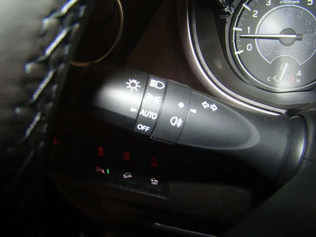 Suzuki Vitara - Thumbnail 23