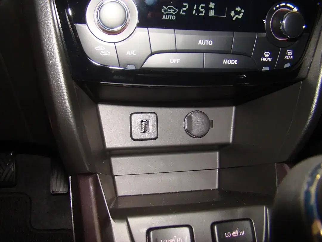 Suzuki Vitara - Thumbnail 25