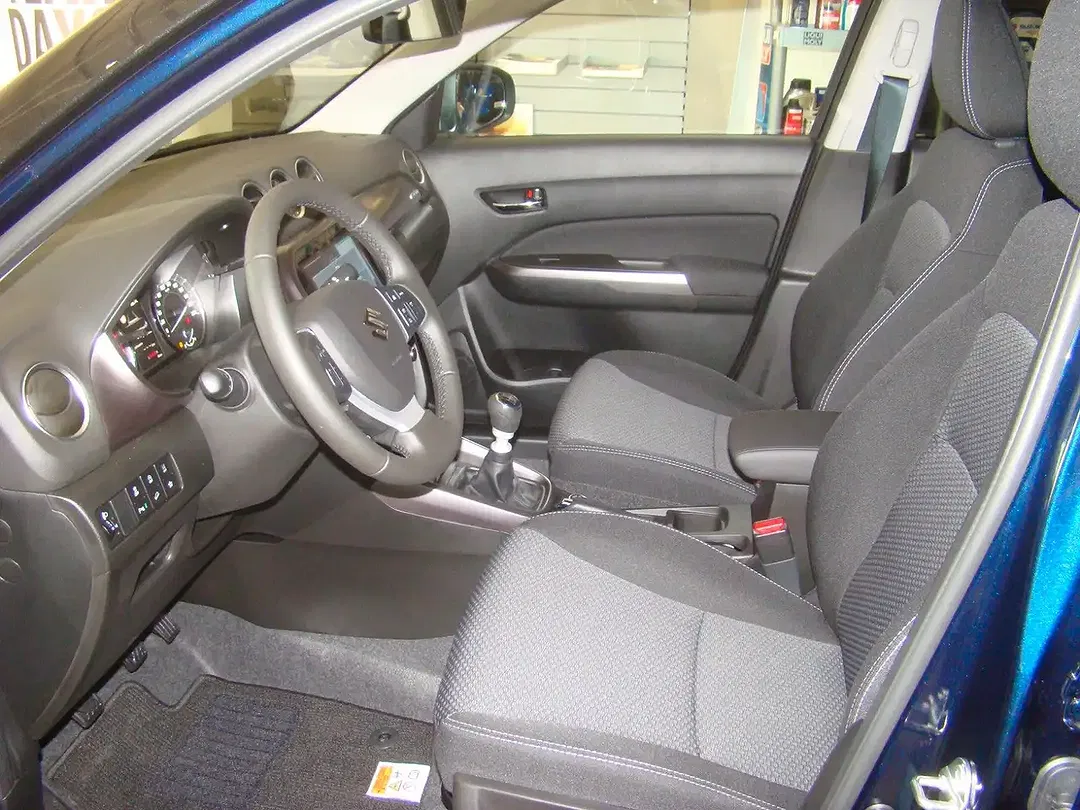 Suzuki Vitara - Thumbnail 27