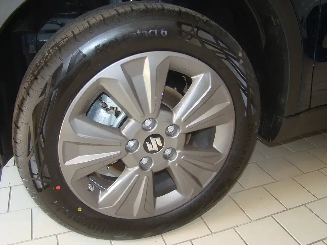 Suzuki Vitara - Thumbnail 37