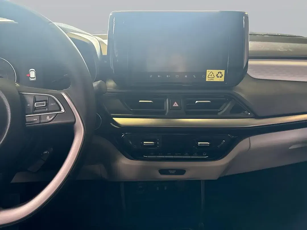 Suzuki Swift - Thumbnail 11