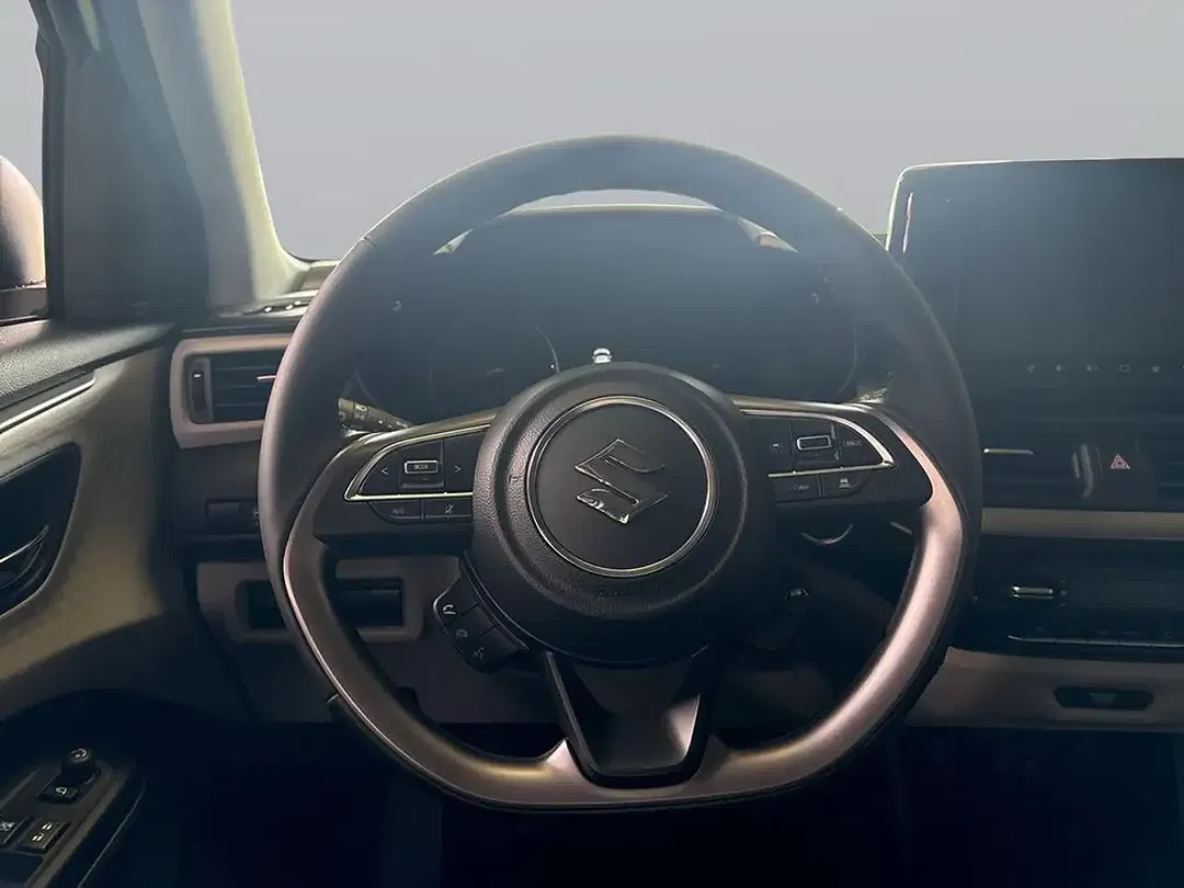 Suzuki Swift - Thumbnail 12