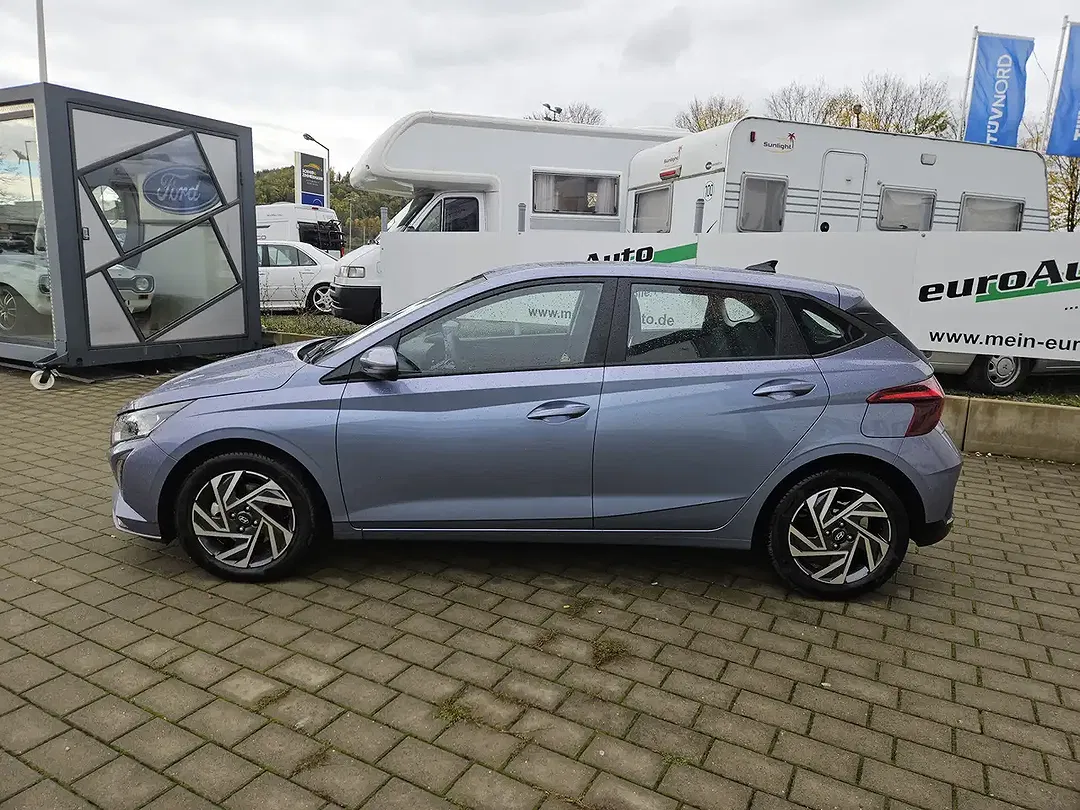 Hyundai i20 - Thumbnail 2