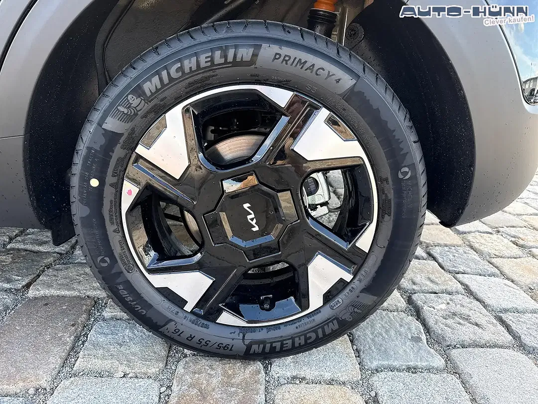 Kia Stonic - Thumbnail 12